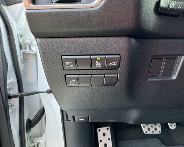 Білий Лексус НХ, об'ємом двигуна 2 л та пробігом 91 тис. км за 37000 $, фото 11 на Automoto.ua