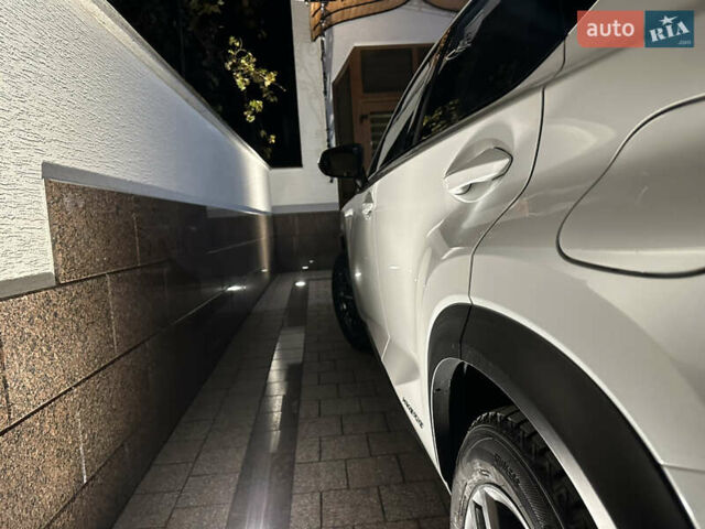 Белый Лексус НХ, объемом двигателя 2.49 л и пробегом 90 тыс. км за 38500 $, фото 16 на Automoto.ua