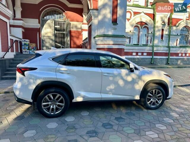 Білий Лексус НХ, об'ємом двигуна 2.49 л та пробігом 49 тис. км за 40500 $, фото 2 на Automoto.ua