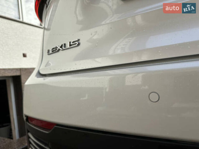 Белый Лексус НХ, объемом двигателя 2.49 л и пробегом 90 тыс. км за 38500 $, фото 63 на Automoto.ua
