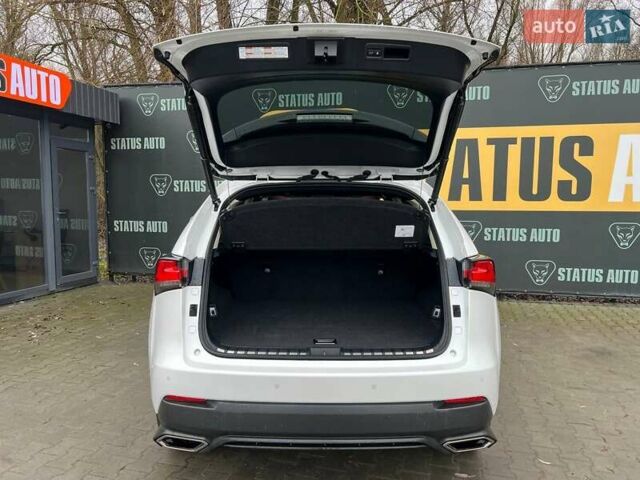 Белый Лексус НХ, объемом двигателя 2 л и пробегом 23 тыс. км за 32000 $, фото 9 на Automoto.ua