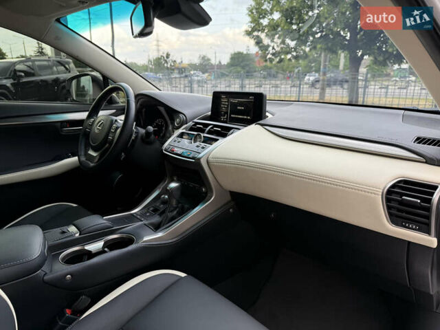 Белый Лексус НХ, объемом двигателя 2 л и пробегом 53 тыс. км за 37900 $, фото 31 на Automoto.ua