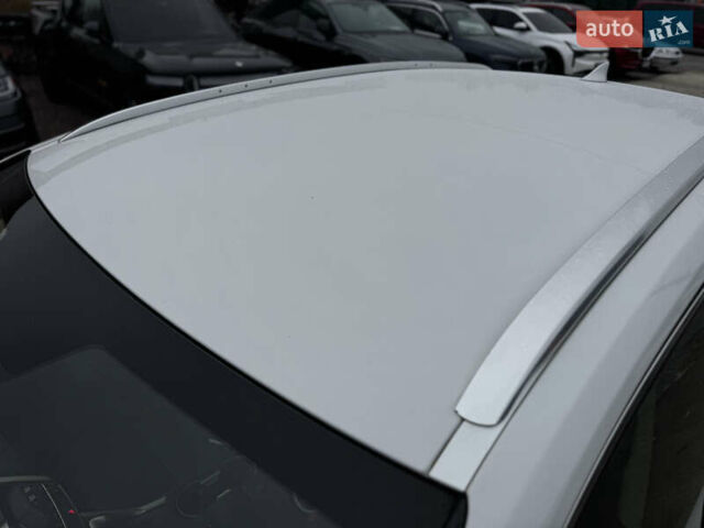 Белый Лексус НХ, объемом двигателя 2 л и пробегом 63 тыс. км за 28250 $, фото 19 на Automoto.ua