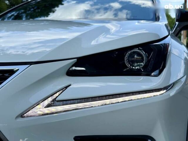 Белый Лексус НХ, объемом двигателя 2 л и пробегом 30 тыс. км за 26300 $, фото 7 на Automoto.ua