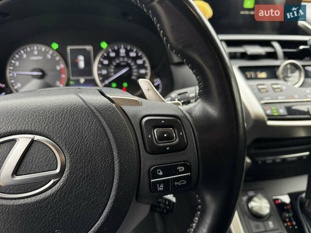 Белый Лексус НХ, объемом двигателя 2 л и пробегом 63 тыс. км за 28250 $, фото 30 на Automoto.ua
