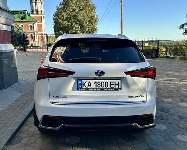 Білий Лексус НХ, об'ємом двигуна 2.49 л та пробігом 49 тис. км за 40500 $, фото 3 на Automoto.ua