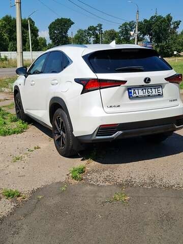 Білий Лексус НХ, об'ємом двигуна 1.99 л та пробігом 40 тис. км за 39500 $, фото 7 на Automoto.ua