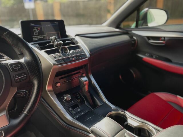 Білий Лексус НХ, об'ємом двигуна 2 л та пробігом 65 тис. км за 31500 $, фото 16 на Automoto.ua