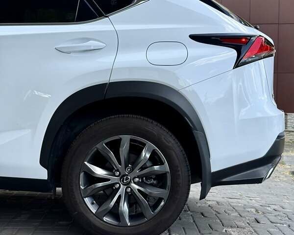 Белый Лексус НХ, объемом двигателя 2 л и пробегом 30 тыс. км за 25900 $, фото 20 на Automoto.ua