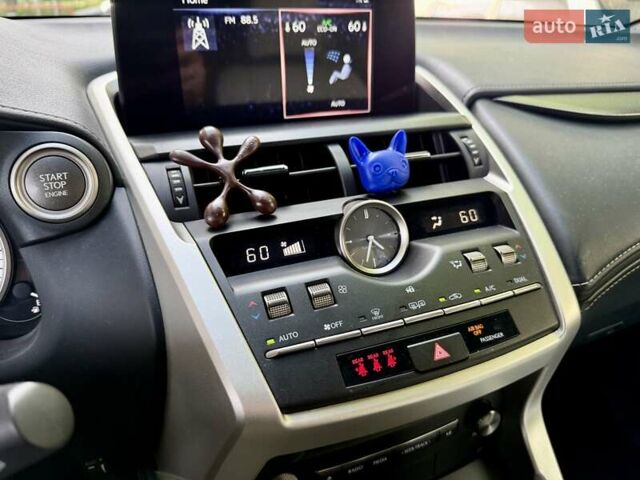 Белый Лексус НХ, объемом двигателя 2 л и пробегом 30 тыс. км за 25900 $, фото 35 на Automoto.ua