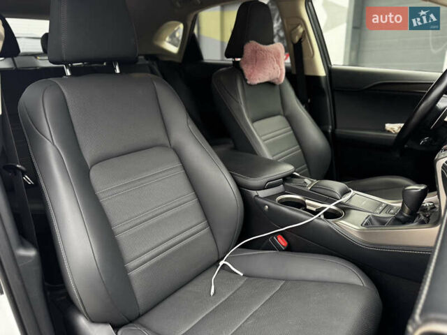 Белый Лексус НХ, объемом двигателя 2 л и пробегом 63 тыс. км за 28250 $, фото 58 на Automoto.ua