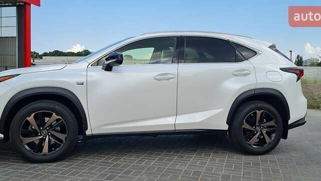 Білий Лексус НХ, об'ємом двигуна 1.99 л та пробігом 40 тис. км за 39500 $, фото 59 на Automoto.ua