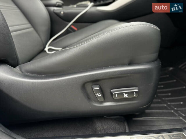 Белый Лексус НХ, объемом двигателя 2 л и пробегом 63 тыс. км за 28250 $, фото 57 на Automoto.ua