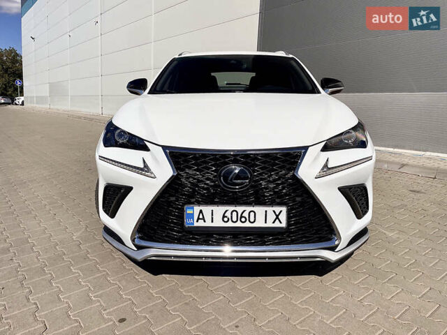 Білий Лексус НХ, об'ємом двигуна 2 л та пробігом 65 тис. км за 31500 $, фото 1 на Automoto.ua