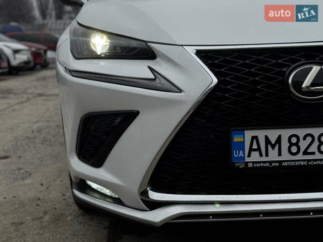 Белый Лексус НХ, объемом двигателя 2 л и пробегом 63 тыс. км за 28250 $, фото 8 на Automoto.ua