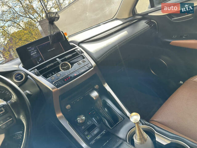 Белый Лексус НХ, объемом двигателя 2.49 л и пробегом 90 тыс. км за 38500 $, фото 42 на Automoto.ua