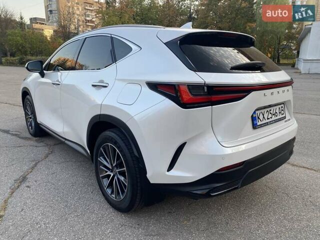 Білий Лексус НХ, об'ємом двигуна 2.49 л та пробігом 23 тис. км за 44700 $, фото 7 на Automoto.ua