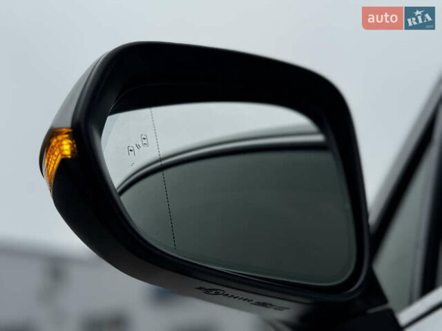 Белый Лексус НХ, объемом двигателя 2 л и пробегом 63 тыс. км за 28250 $, фото 17 на Automoto.ua