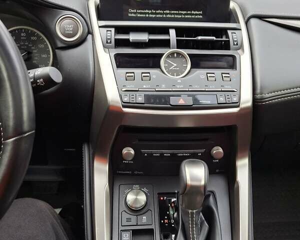 Белый Лексус НХ, объемом двигателя 2 л и пробегом 19 тыс. км за 34900 $, фото 17 на Automoto.ua