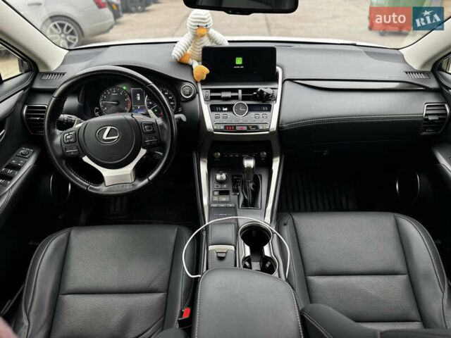 Белый Лексус НХ, объемом двигателя 2 л и пробегом 63 тыс. км за 28250 $, фото 41 на Automoto.ua