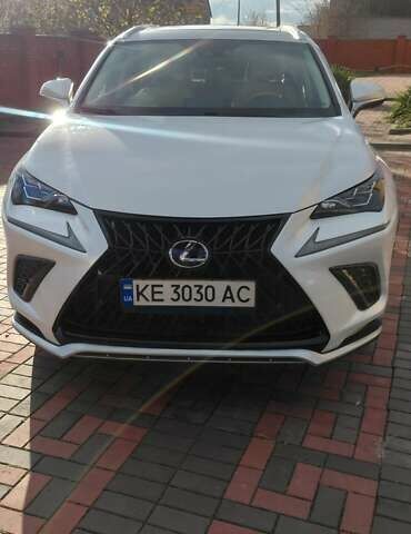 Белый Лексус НХ, объемом двигателя 2.49 л и пробегом 38 тыс. км за 39900 $, фото 1 на Automoto.ua