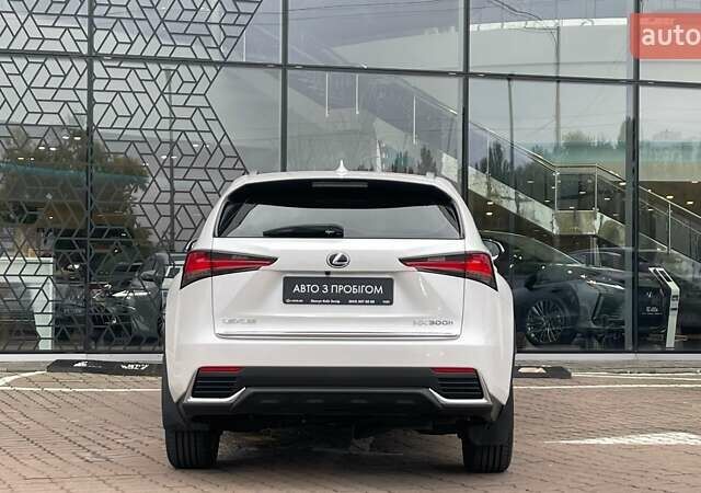 Лексус НХ 2021 в Киеве на Automoto.ua Белый Лексус НХ, объемом двигателя 2.49 л и пробегом 50 тыс. км за 38781 $, фото 3 на Automoto.ua