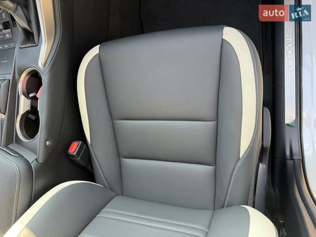 Лексус НХ 2021 в Днепре (Днепропетровске) на Automoto.ua Белый Лексус НХ, объемом двигателя 1.99 л и пробегом 18 тыс. км за 36800 $, фото 11 на Automoto.ua