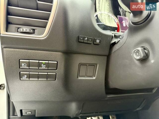 Белый Лексус НХ, объемом двигателя 2 л и пробегом 30 тыс. км за 25700 $, фото 38 на Automoto.ua