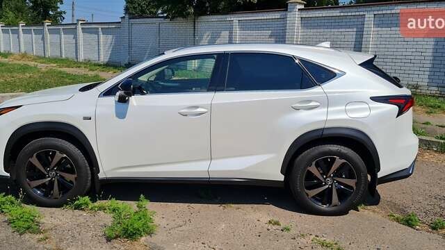 Білий Лексус НХ, об'ємом двигуна 1.99 л та пробігом 40 тис. км за 39500 $, фото 5 на Automoto.ua