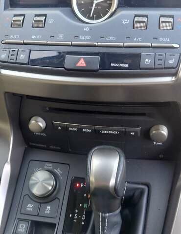 Белый Лексус НХ, объемом двигателя 2.49 л и пробегом 38 тыс. км за 39900 $, фото 23 на Automoto.ua