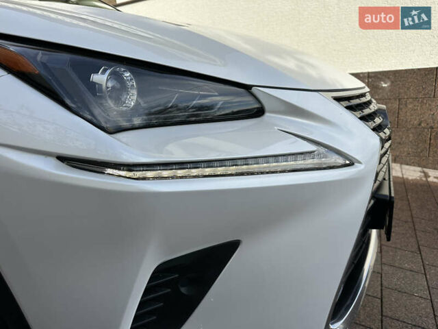 Белый Лексус НХ, объемом двигателя 2.49 л и пробегом 90 тыс. км за 38500 $, фото 56 на Automoto.ua