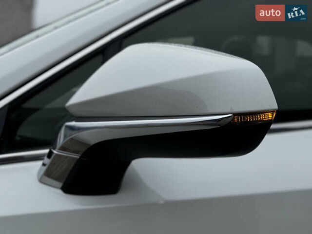 Белый Лексус НХ, объемом двигателя 2 л и пробегом 63 тыс. км за 28250 $, фото 16 на Automoto.ua
