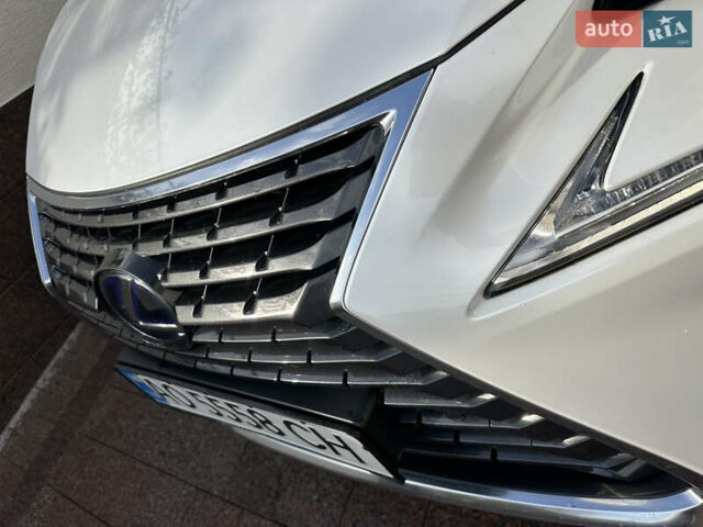Белый Лексус НХ, объемом двигателя 2.49 л и пробегом 90 тыс. км за 38500 $, фото 54 на Automoto.ua
