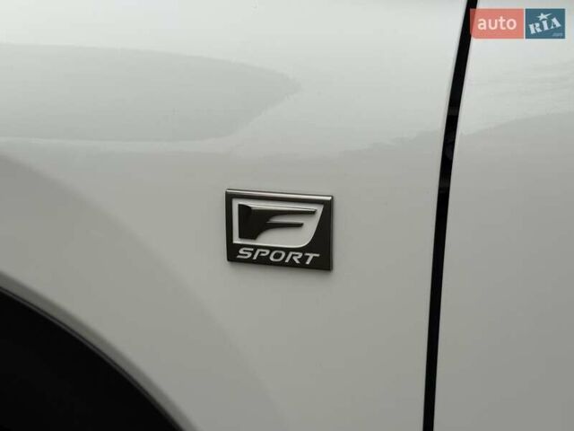 Білий Лексус НХ, об'ємом двигуна 2 л та пробігом 30 тис. км за 25800 $, фото 19 на Automoto.ua