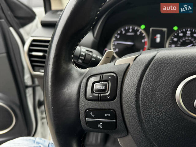 Белый Лексус НХ, объемом двигателя 2 л и пробегом 63 тыс. км за 28250 $, фото 29 на Automoto.ua