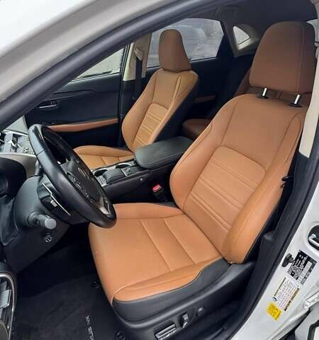 Белый Лексус НХ, объемом двигателя 2 л и пробегом 117 тыс. км за 33500 $, фото 11 на Automoto.ua