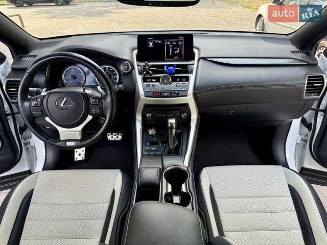 Белый Лексус НХ, объемом двигателя 2 л и пробегом 30 тыс. км за 25900 $, фото 26 на Automoto.ua