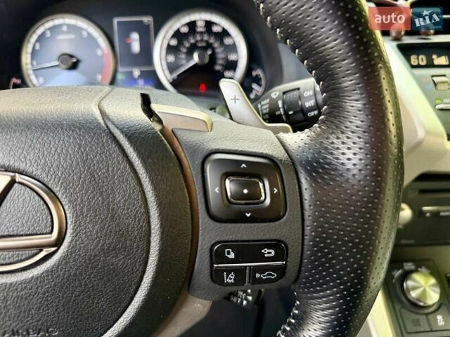 Белый Лексус НХ, объемом двигателя 2 л и пробегом 30 тыс. км за 25900 $, фото 40 на Automoto.ua