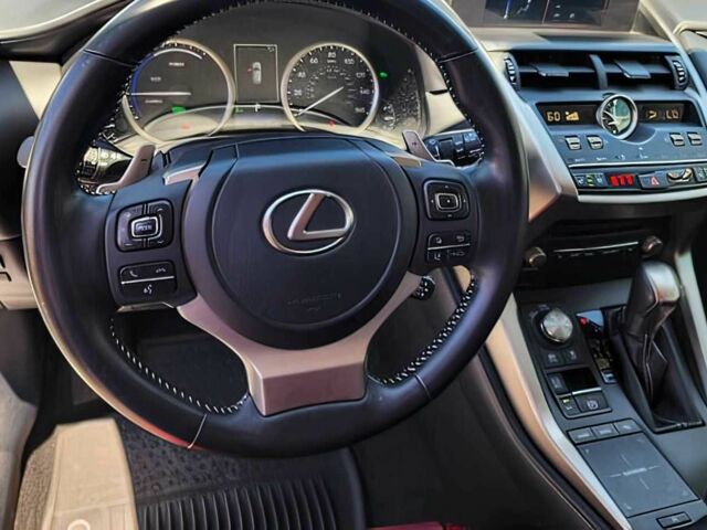 Білий Лексус НХ, об'ємом двигуна 2.5 л та пробігом 18 тис. км за 17900 $, фото 7 на Automoto.ua