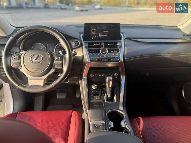 Лексус НХ 2021 у Дніпро (Дніпропетровську) на Automoto.ua Білий Лексус НХ, об'ємом двигуна 2.49 л та пробігом 21 тис. км за 40000 $, фото 8 на Automoto.ua
