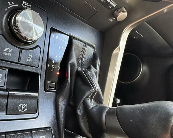 Белый Лексус НХ, объемом двигателя 2.49 л и пробегом 90 тыс. км за 38500 $, фото 28 на Automoto.ua