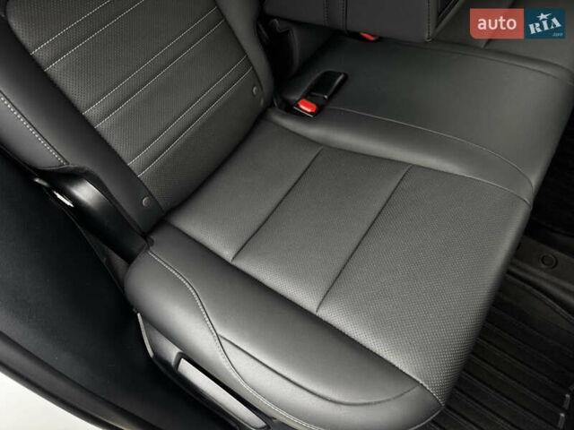 Белый Лексус НХ, объемом двигателя 2 л и пробегом 63 тыс. км за 28250 $, фото 53 на Automoto.ua