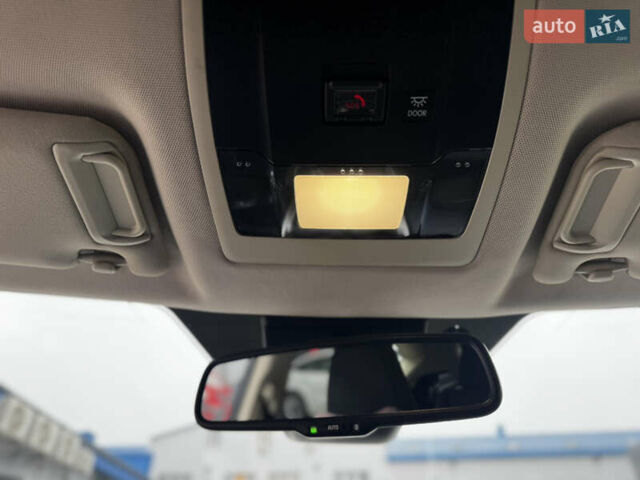 Белый Лексус НХ, объемом двигателя 2 л и пробегом 63 тыс. км за 28250 $, фото 37 на Automoto.ua