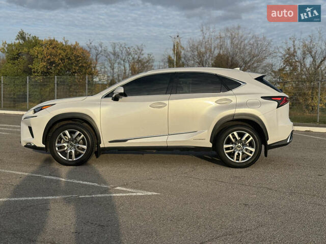 Лексус НХ 2021 у Дніпро (Дніпропетровську) на Automoto.ua Білий Лексус НХ, об'ємом двигуна 2.49 л та пробігом 21 тис. км за 40000 $, фото 1 на Automoto.ua