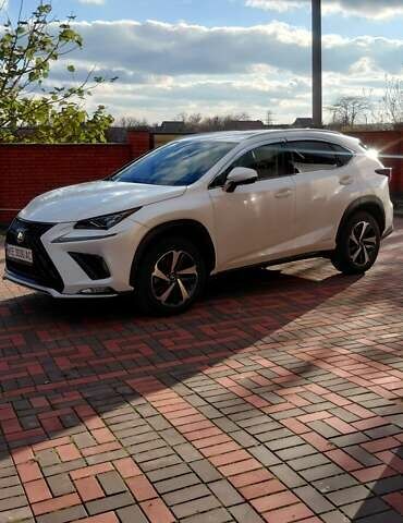 Белый Лексус НХ, объемом двигателя 2.49 л и пробегом 38 тыс. км за 39900 $, фото 5 на Automoto.ua