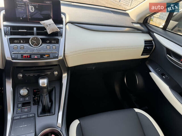 Лексус НХ 2021 в Днепре (Днепропетровске) на Automoto.ua Белый Лексус НХ, объемом двигателя 1.99 л и пробегом 18 тыс. км за 36800 $, фото 9 на Automoto.ua
