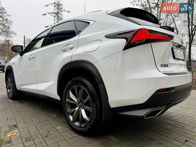 Белый Лексус НХ, объемом двигателя 2 л и пробегом 30 тыс. км за 25800 $, фото 16 на Automoto.ua