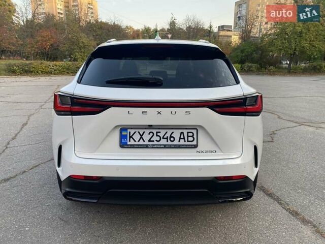 Білий Лексус НХ, об'ємом двигуна 2.49 л та пробігом 23 тис. км за 44700 $, фото 6 на Automoto.ua