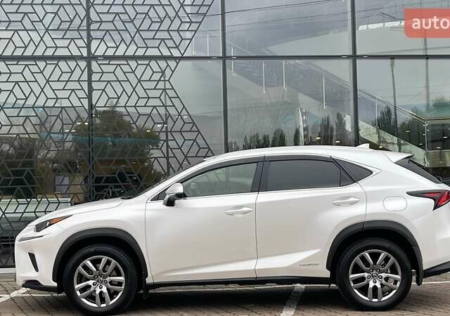 Лексус НХ 2021 в Киеве на Automoto.ua Белый Лексус НХ, объемом двигателя 2.49 л и пробегом 50 тыс. км за 38781 $, фото 2 на Automoto.ua