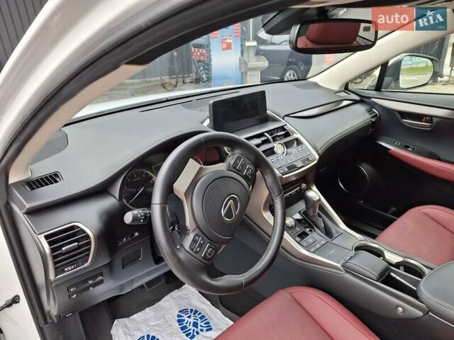 Белый Лексус НХ, объемом двигателя 2 л и пробегом 19 тыс. км за 34900 $, фото 6 на Automoto.ua